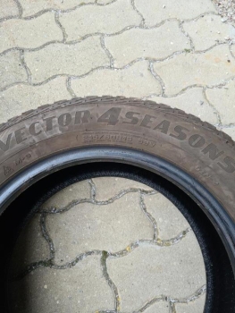 Preview: 215/60R16 99XL  Winterreifen Good Year   5,5,5,5mm  Vector 4 SEASONS